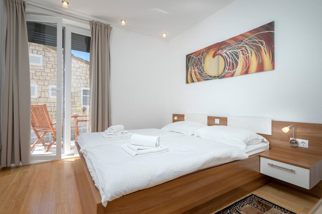 Bedroom 1 - Picture 1