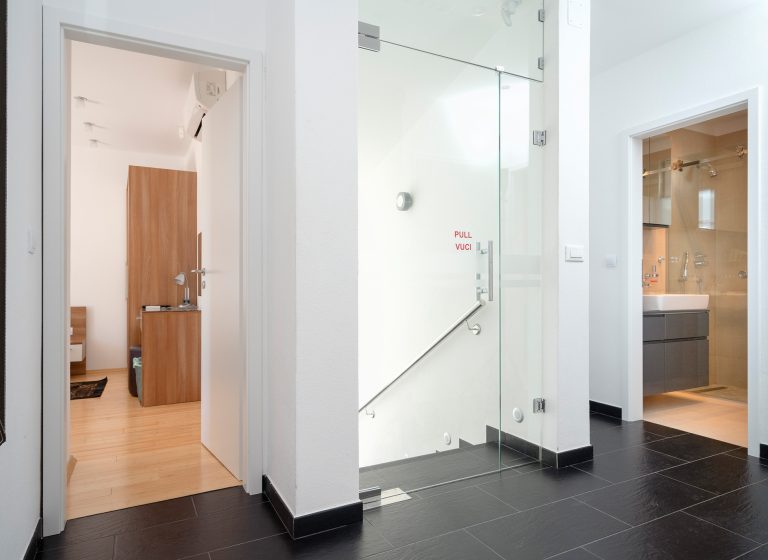 Anteroom - Picture 1